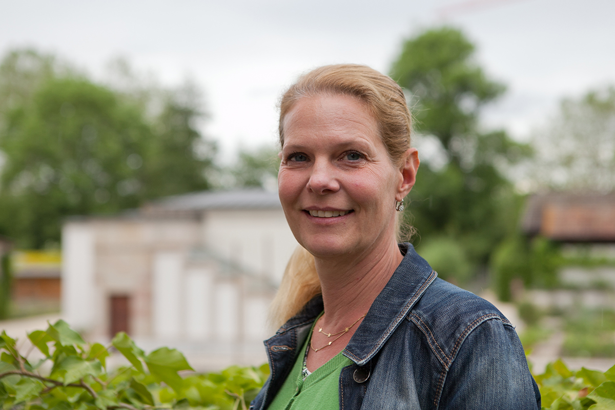 Portriat_Mira_web Naturgarten, Herbstarbeiten und Gehölzschnitt